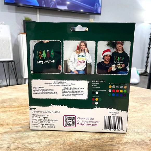 5/$20 NEW Tulip Holiday Cheer Fabric Paints Kit - Picture 5 of 6